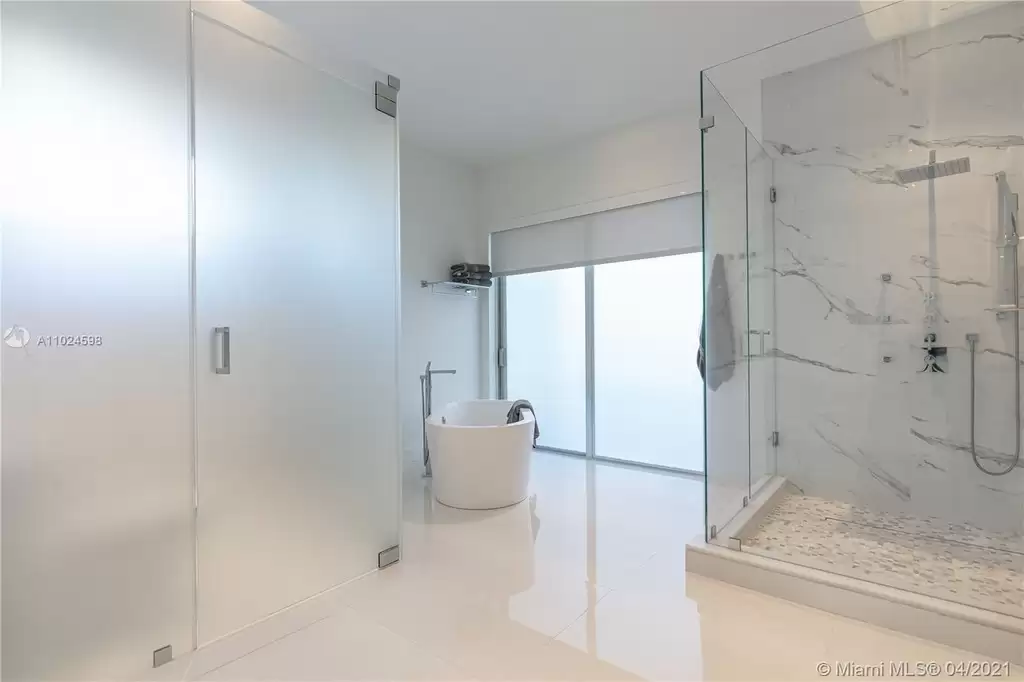 255 189th Terrace, photo 10